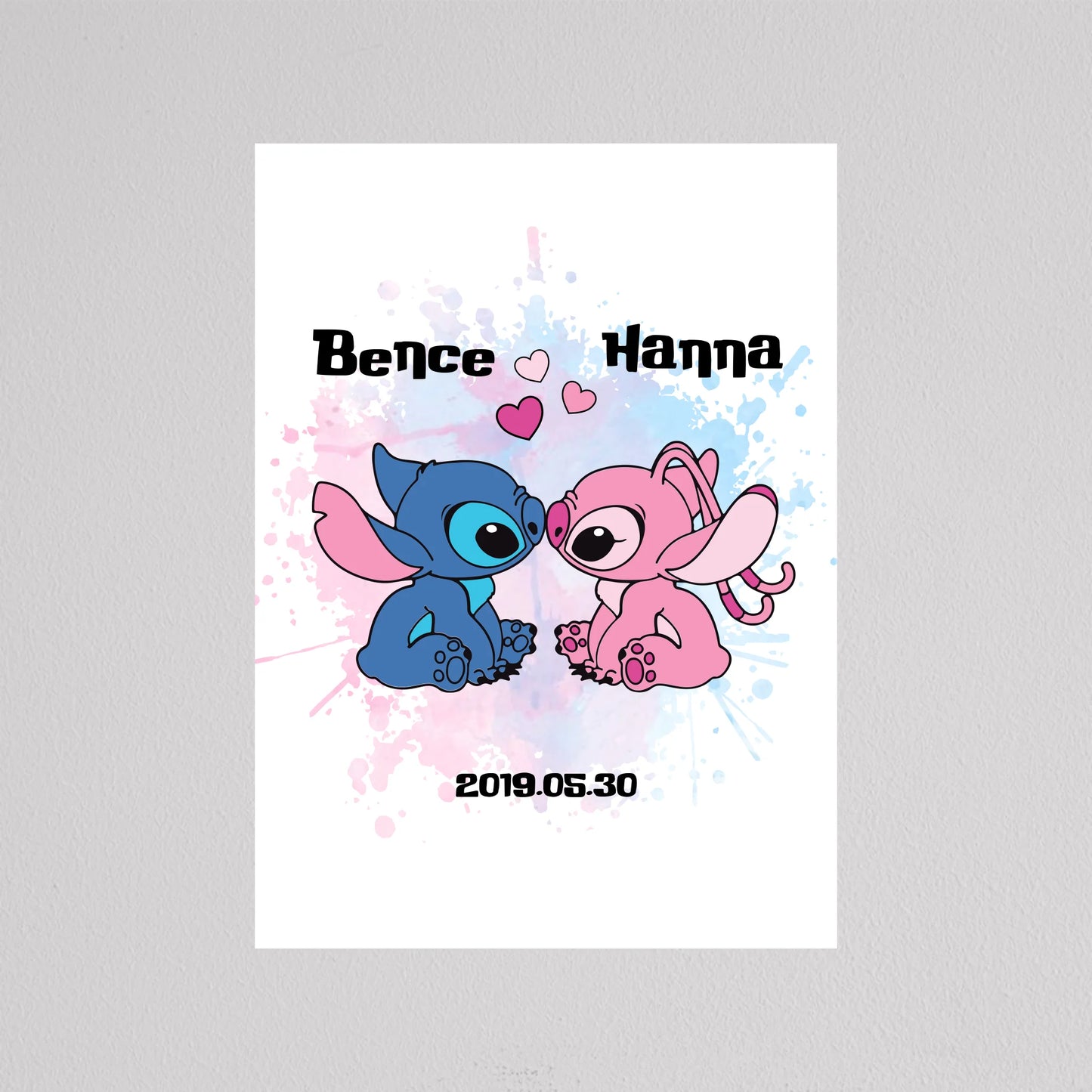 💖 Szerelmes Stitch és Angel – Személyre Szabható Páros Poszter
