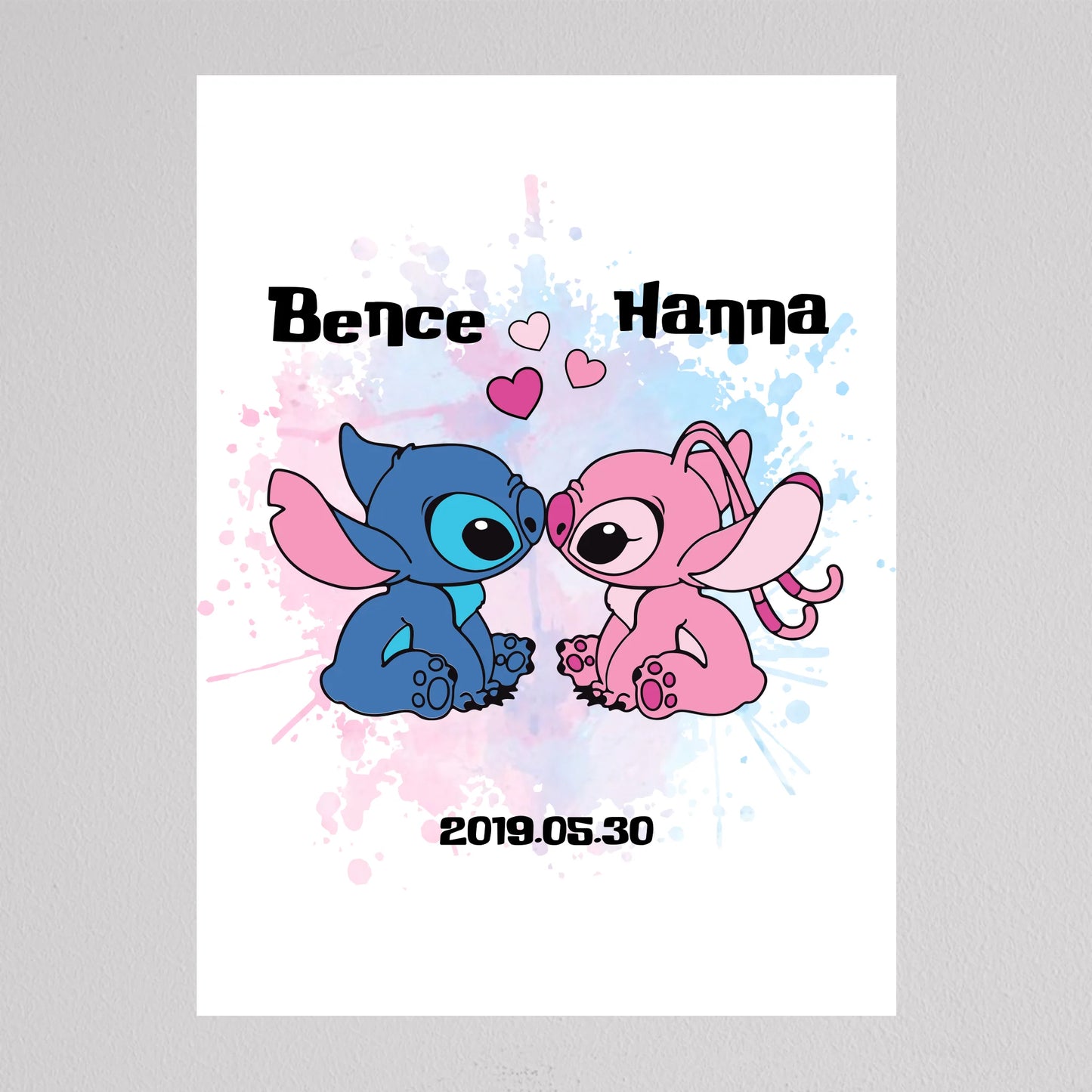 💖 Szerelmes Stitch és Angel – Személyre Szabható Páros Poszter