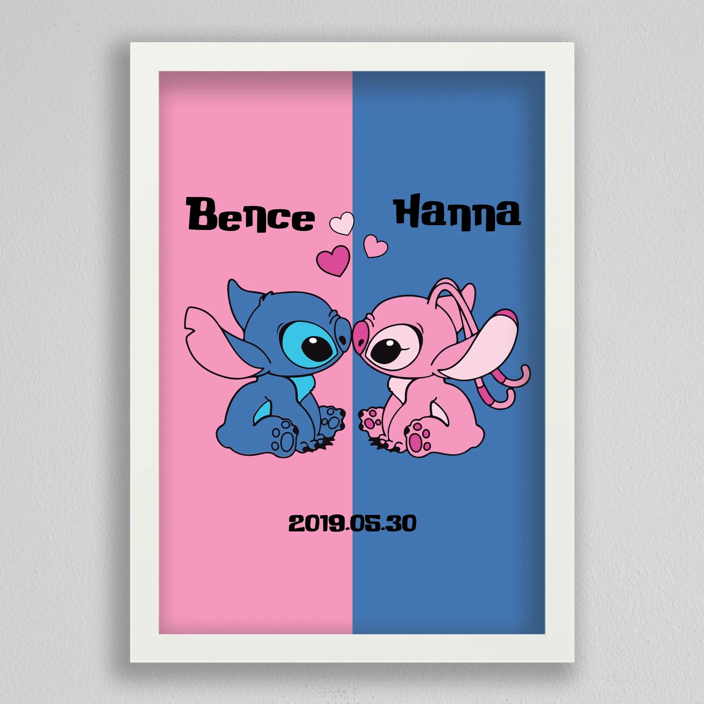 💖 Szerelmes Stitch és Angel – Személyre Szabható Páros Poszter